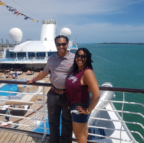 ✨MEET YOUR POSHER✨ - Picture 2 of 3